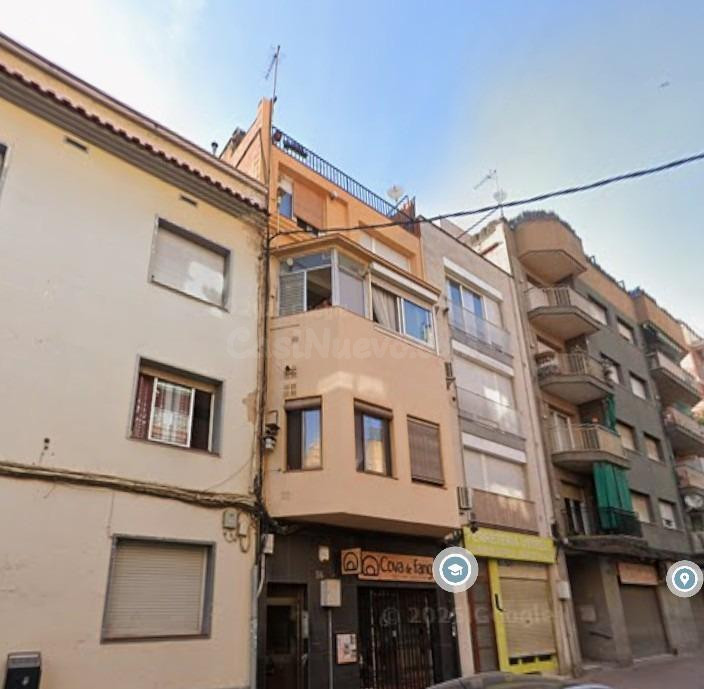 Se vende local OKUPADO en Calle Pi i Margall 36 de Molins de - foto 3