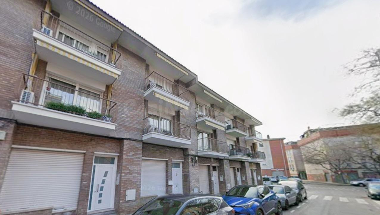 Se vende chalet OKUPADO en Calle Olot 6 de Terrassa (Barcelo - foto 3