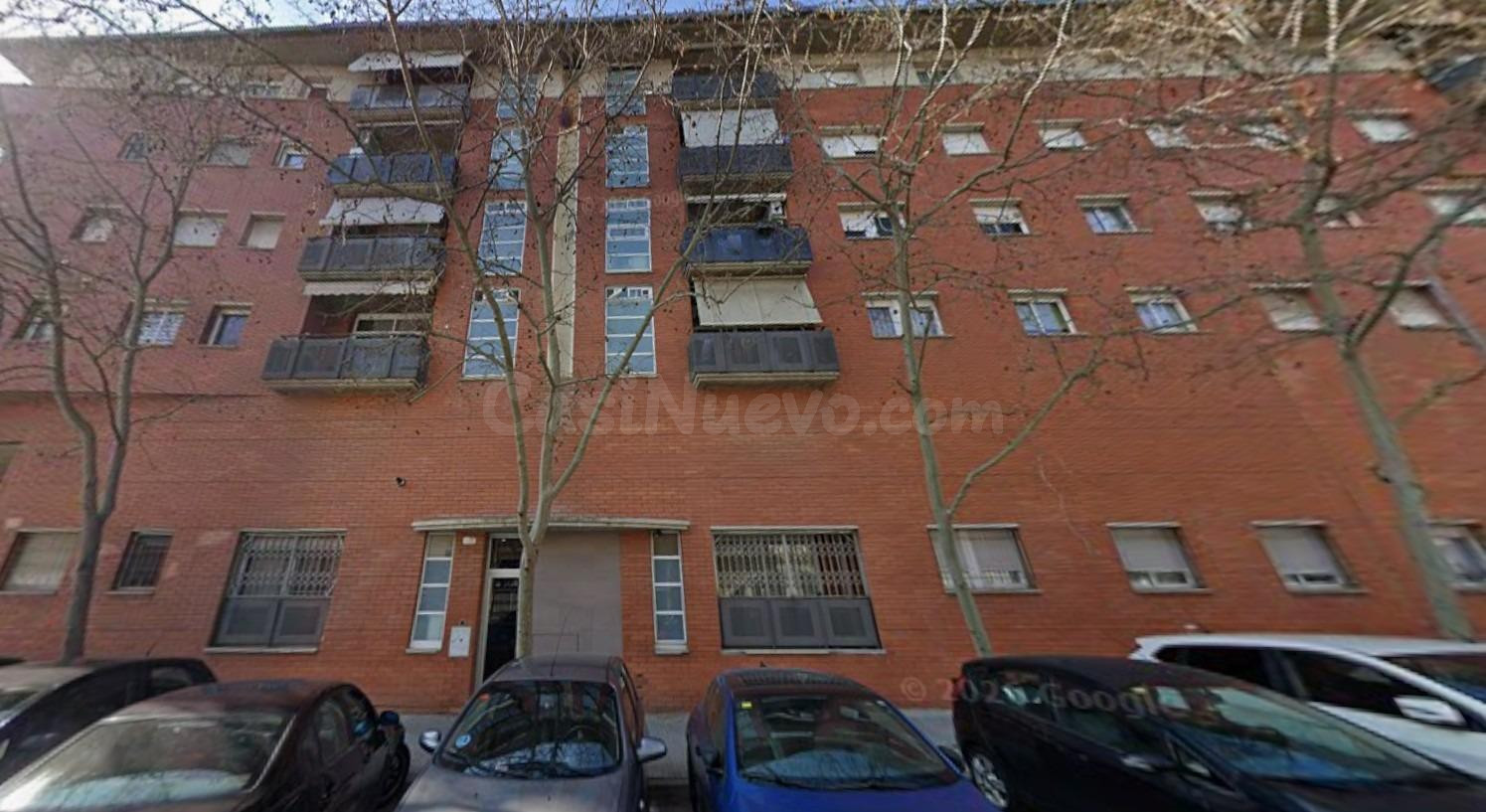 Se vende piso OKUPADO en Calle Carrasco I Formiguera de 12 T - foto 3