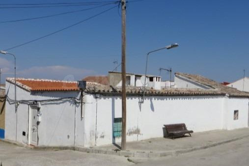 Se vende piso OKUPADO en Calle Arte 2 Escalonilla, (Toledo).