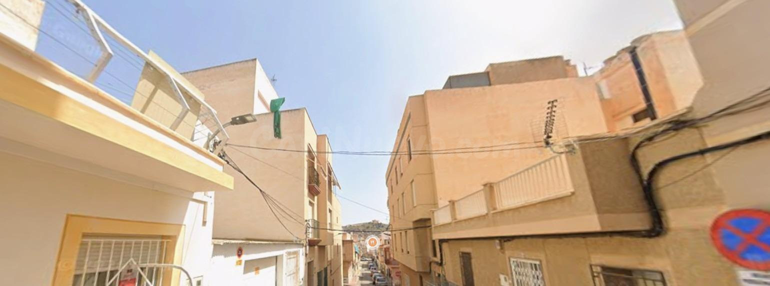 Se vende piso OKUPADO en Aguadores 18 Águilas (Murcia) - foto 2