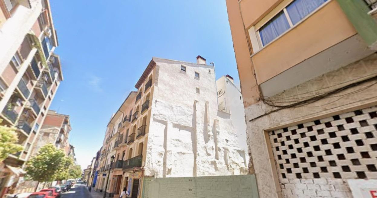 Se vende piso OKUPADO en CL SAN BLAS Nº 73 Zaragoza, (Zaragoza).