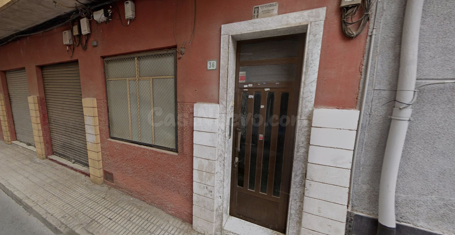 Se vende Piso OKUPADO en Calle Alcoy 36 Elda, (Alicante/Alacant).