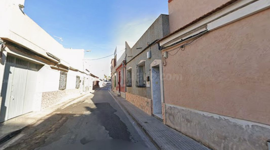 Se vende casa Adosada OKUPADA en Vista Alegre 22 Murcia, (Mu - foto 2