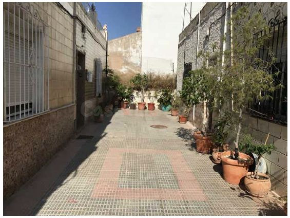 Se vende Casa Adosada OKUPADA en Vista Alegre 22 Murcia, (Murcia).