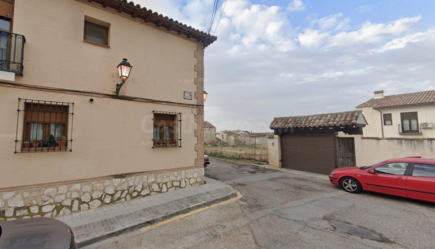 Se vende Casa Adosada OKUPADA en CL FRANCISCO DE GOYA 21 Chi - foto 2