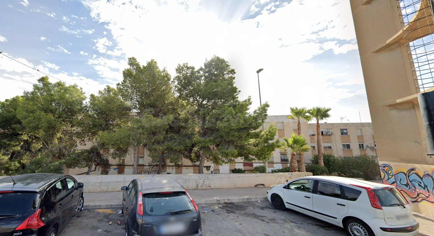 Se vende Piso OKUPADO en Lomas Del Garbinet- Arcipreste De H - foto 3