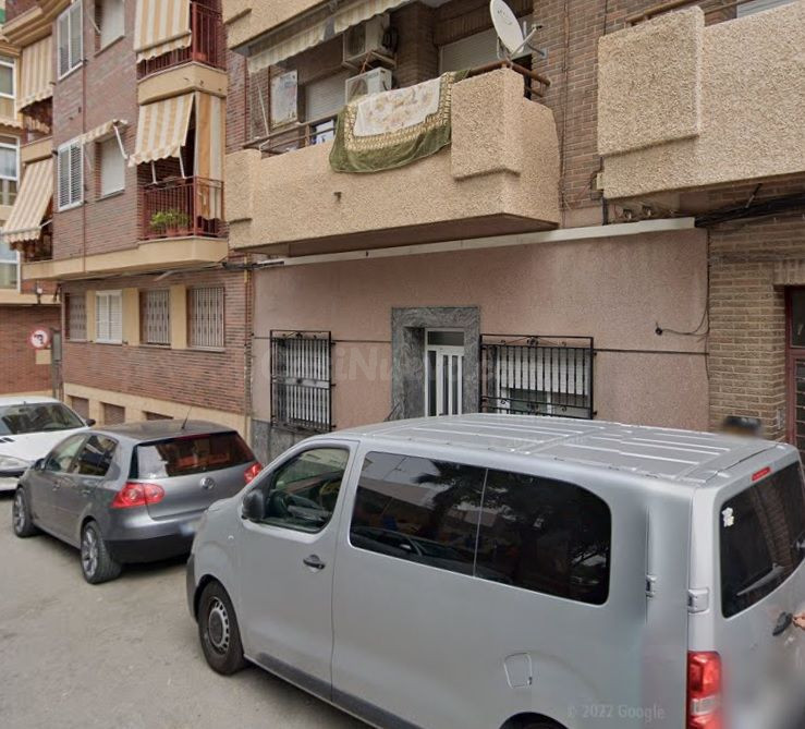 Se vende Piso OKUPADO en Calle San Roque 91 Murcia, (Murcia).