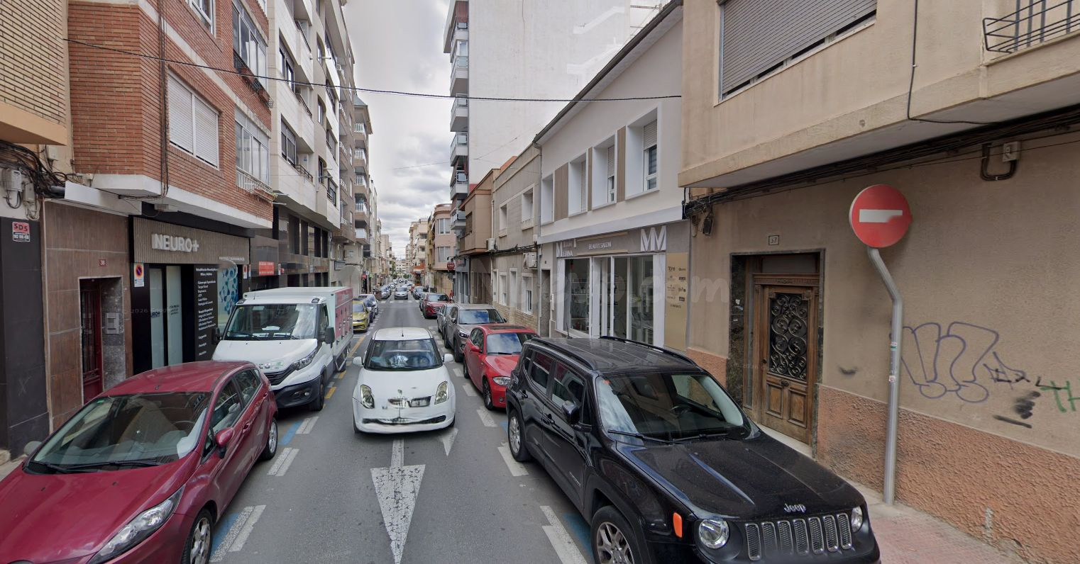 Se vende Piso OKUPADO en Don Quijote 38 Elda, (Alicante/Alac - foto 2