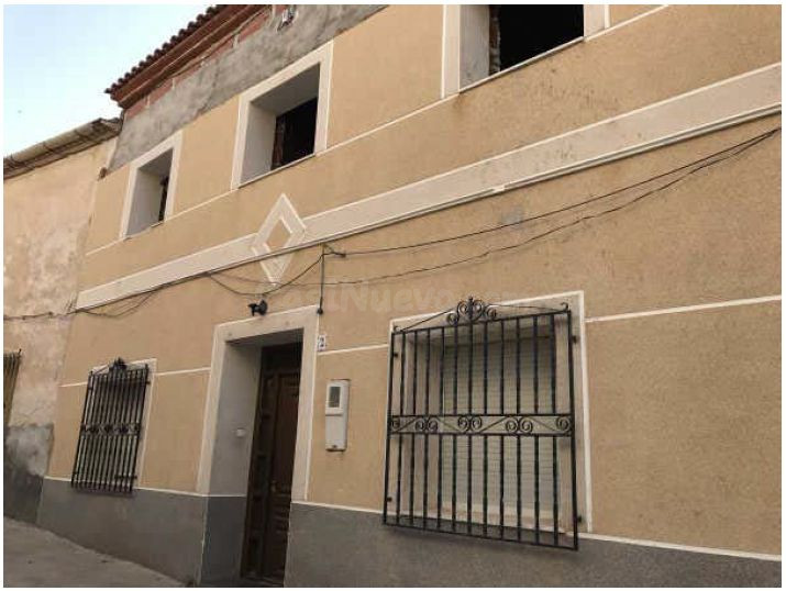 Se vende Casa Adosada OKUPADA en Roal De Abajo 29 Abanilla,  - foto 3