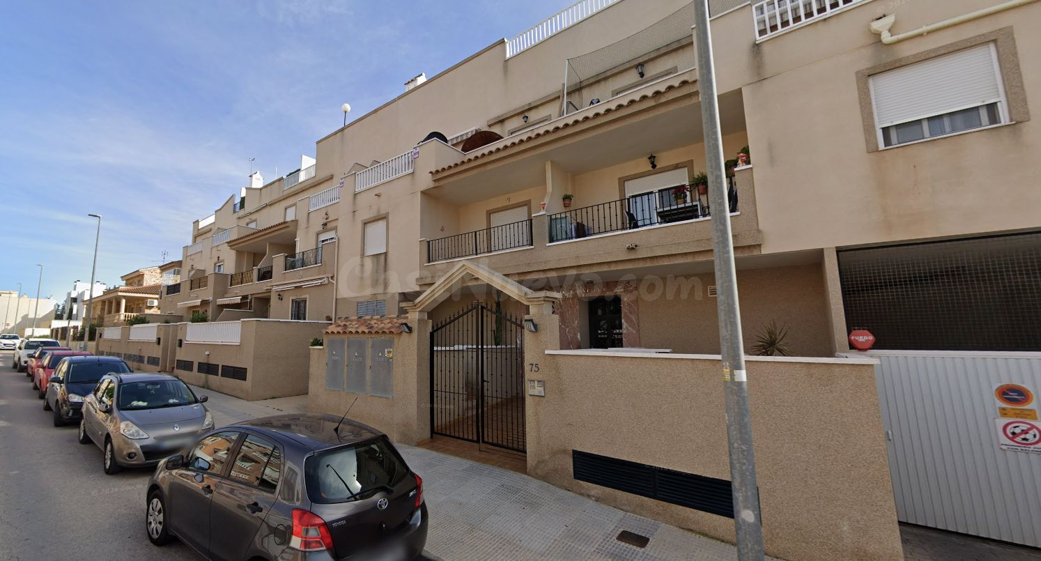 Se vende Piso OKUPADO en Ramon Juan Larrosa 75 Benejúzar, (A - foto 2