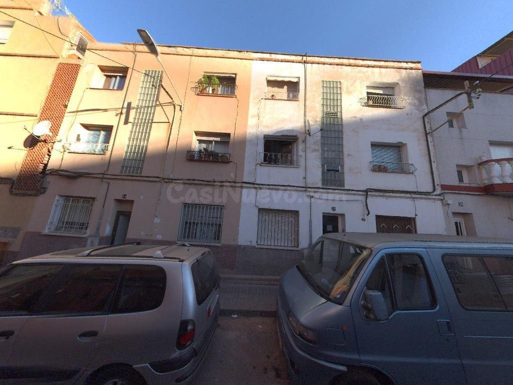 Se vende Piso OKUPADO en Moncayo 12 Sabadell, (Barcelona). - foto 4