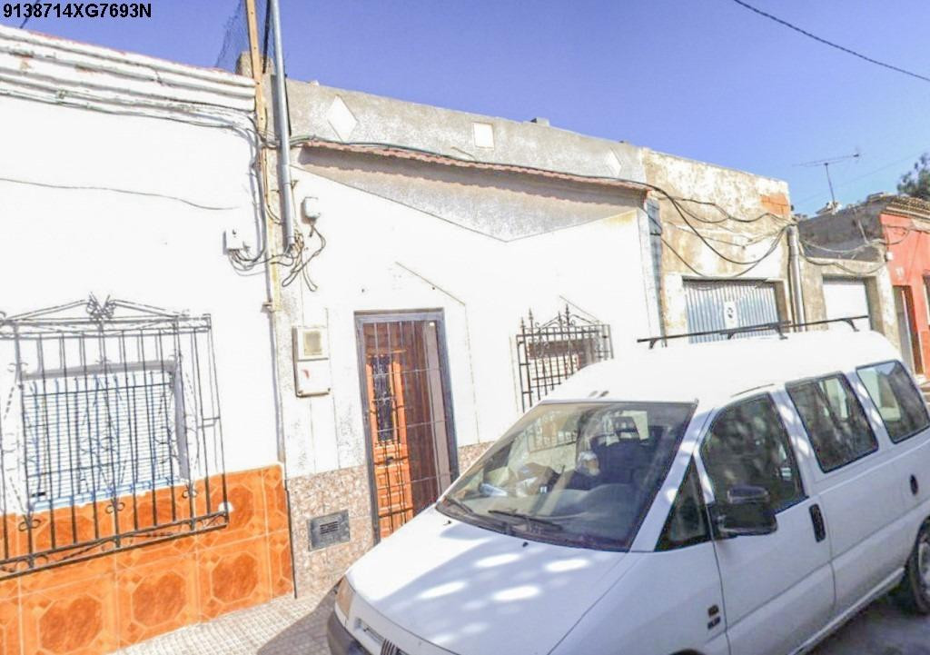 Se vende casa Adosada OKUPADA en Calle Borderan 33 Cartagena - foto 4