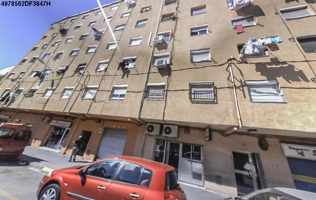 Se vende Piso OKUPADO en Sagrada Familia 55 de Badalona, Bar - foto 4