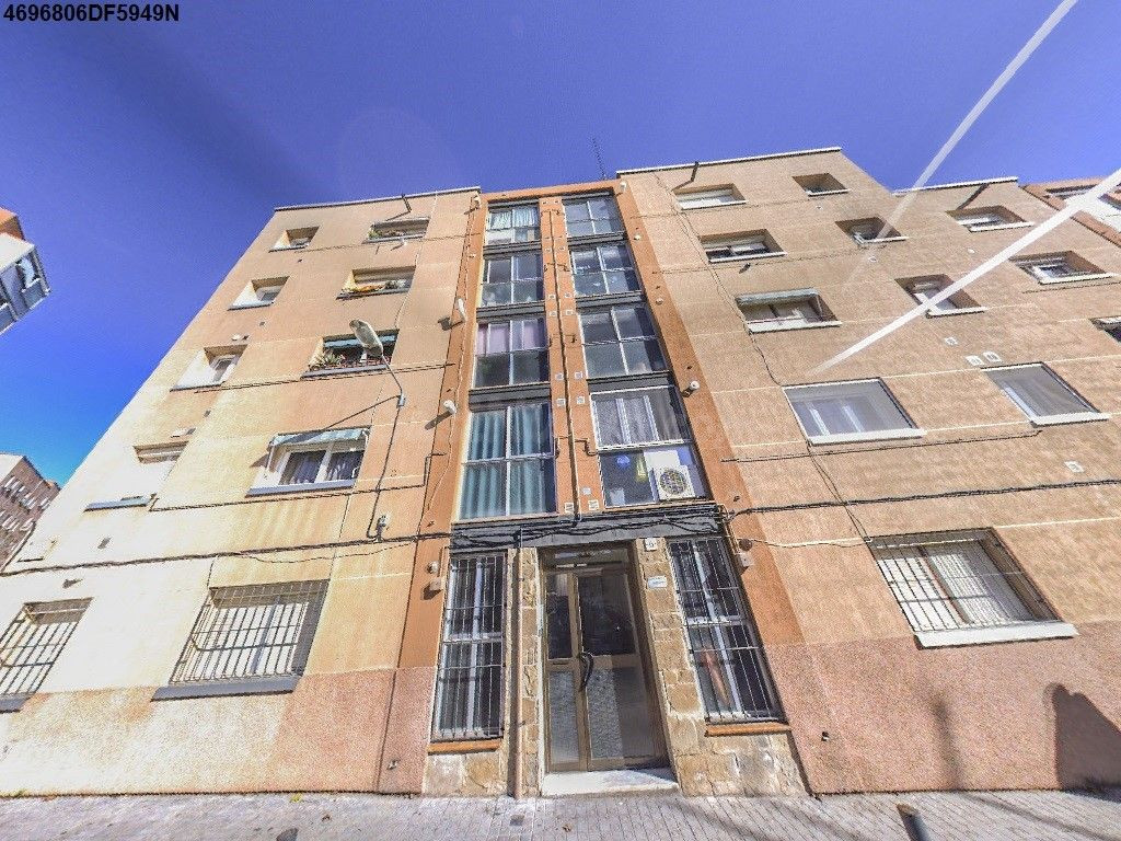 Se vende Piso OKUPADO en Don Quijote 6 Mataró, (Barcelona).
