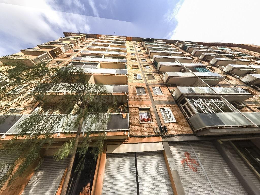 Se vende Piso OKUPADO en Corts Catalanes 1176 de Barcelona,  - foto 4