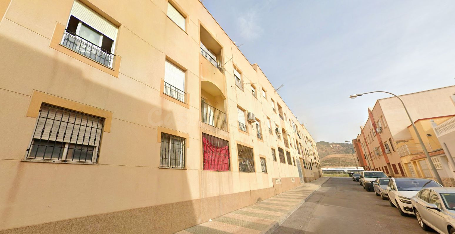 Se vende Piso OKUPADO en Del Genil 43 Vícar, (Almería).