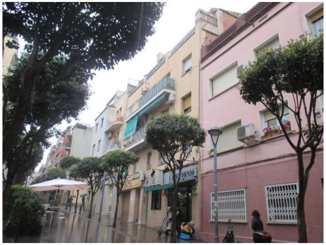 Se vende Piso OKUPADO en Pérez Galdós 14 de Badalona, Barcel - foto 2