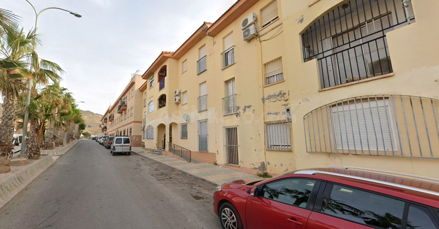 Se vende Piso OKUPADO en Guadalquivir Nº 102 Vícar (Almería).