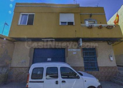 Se vende Casa Adosada OKUPADA en San Isidro (Barrio Santa Lu - foto 5