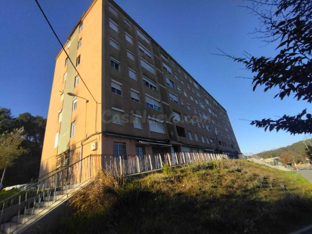 Se vende Piso OKUPADO en El Pinar 4 Rubí, (Barcelona). - foto 2