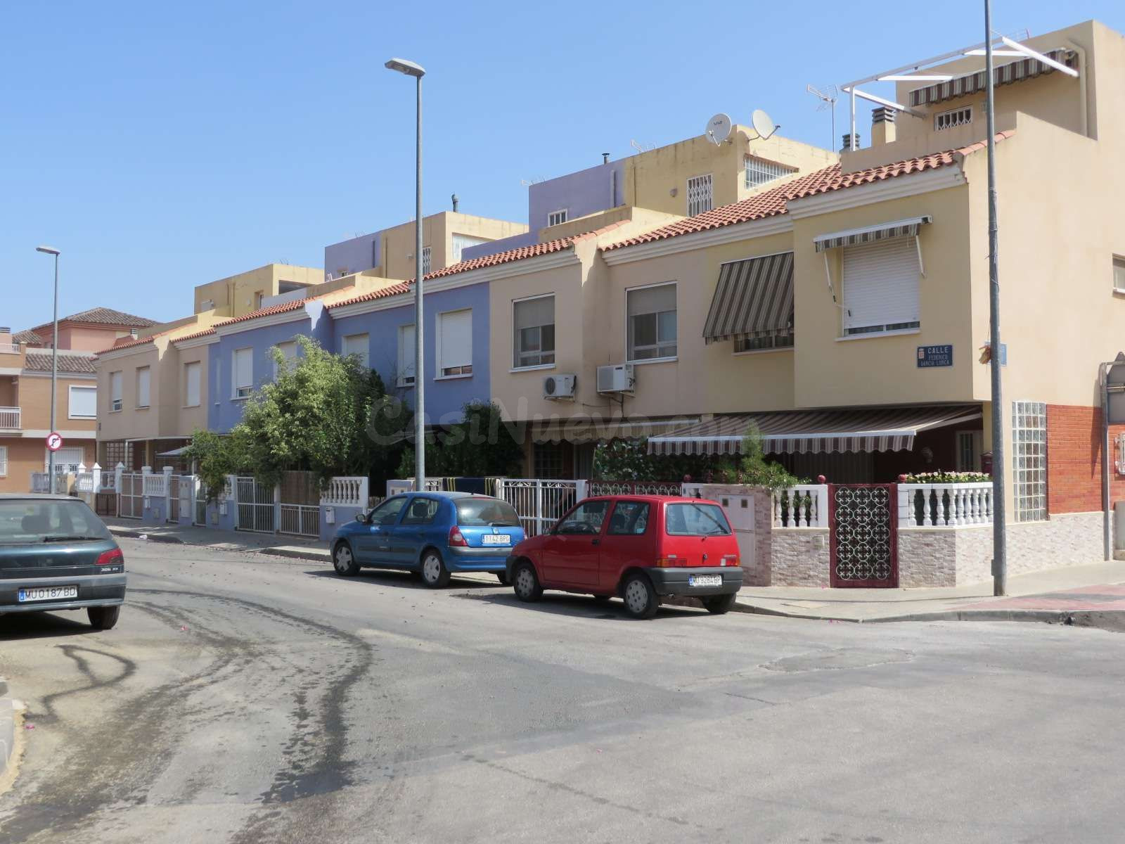 Se vende Casa Adosada OKUPADA en Calle Federico García Lorca