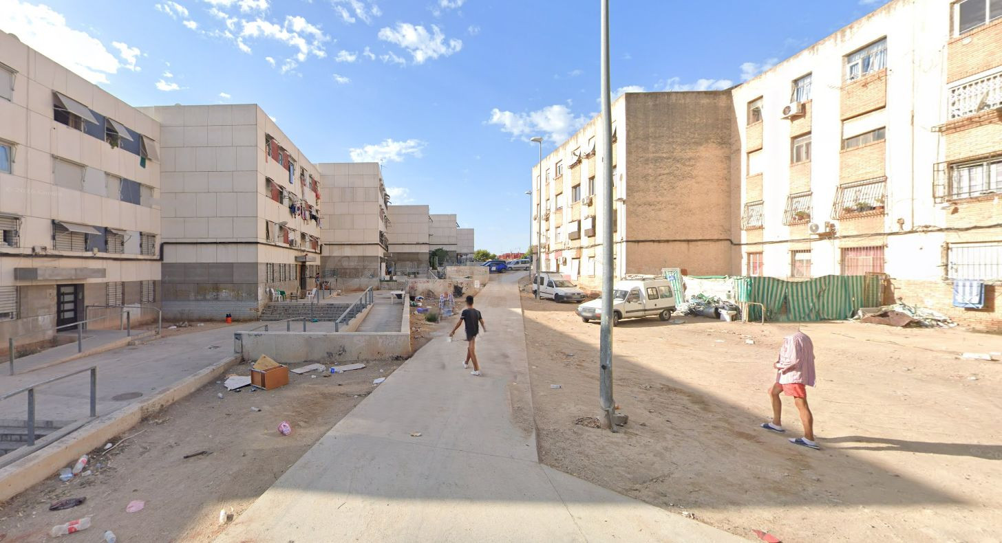 Se vende Piso OKUPADO en Maestro Enrique Granados 5 Alicante - foto 3