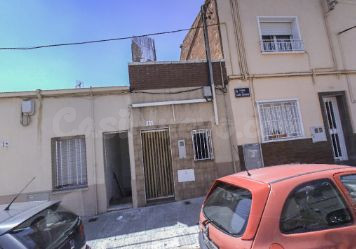 Se vende Casa Adosada OKUPADA en Sant Ferran 31 Terrassa, (B - foto 2
