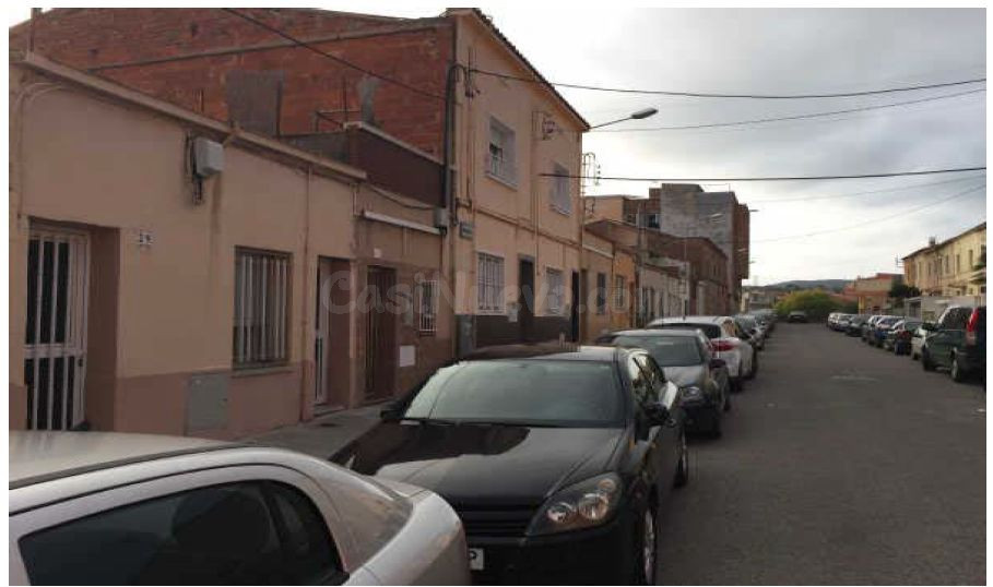 Se vende Casa Adosada OKUPADA en Sant Ferran 31 Terrassa, (B - foto 3