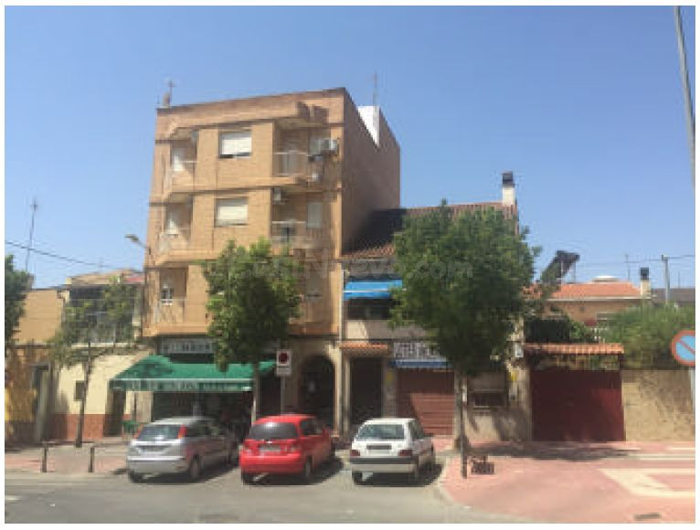 Se vende Casa Adosada OKUPADA en Calle Juan Martinez Pagan 6 Murcia, (Murcia).