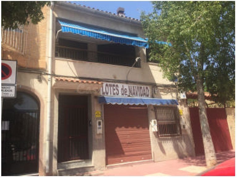 Se vende Casa Adosada OKUPADA en Calle Juan Martinez Pagan 6 - foto 3
