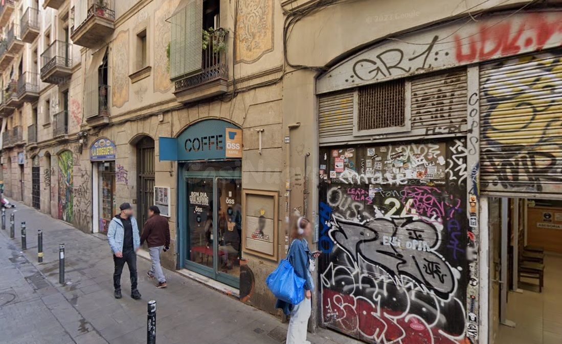 Se vende Piso OKUPADO en Joaquin Costa 26 Barcelona, (Barcelona).