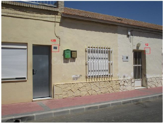 Se vende Casa Adosada OKUPADA en Mariano Montesinos 12 Murci - foto 3