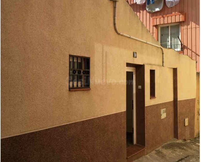 Se vende Casa Adosada OKUPADA en D'El Carrer Estret 10 Terra - foto 2