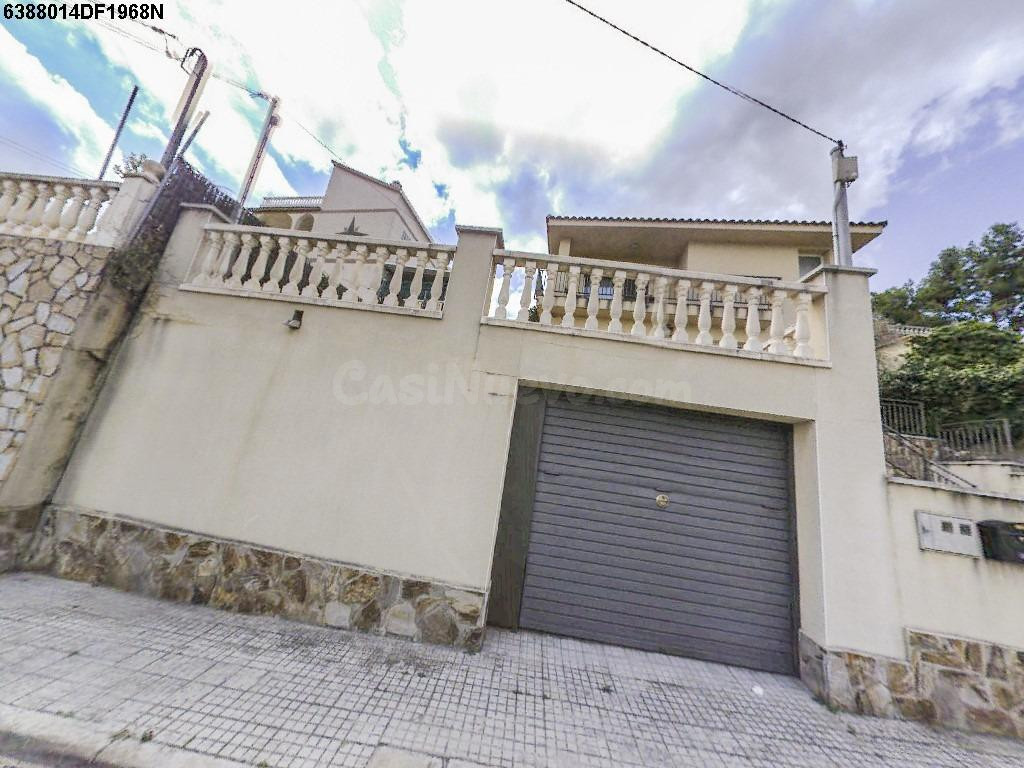 Se vende casa OKUPADA en Castellnou 103 Rubí, (Barcelona). - foto 4