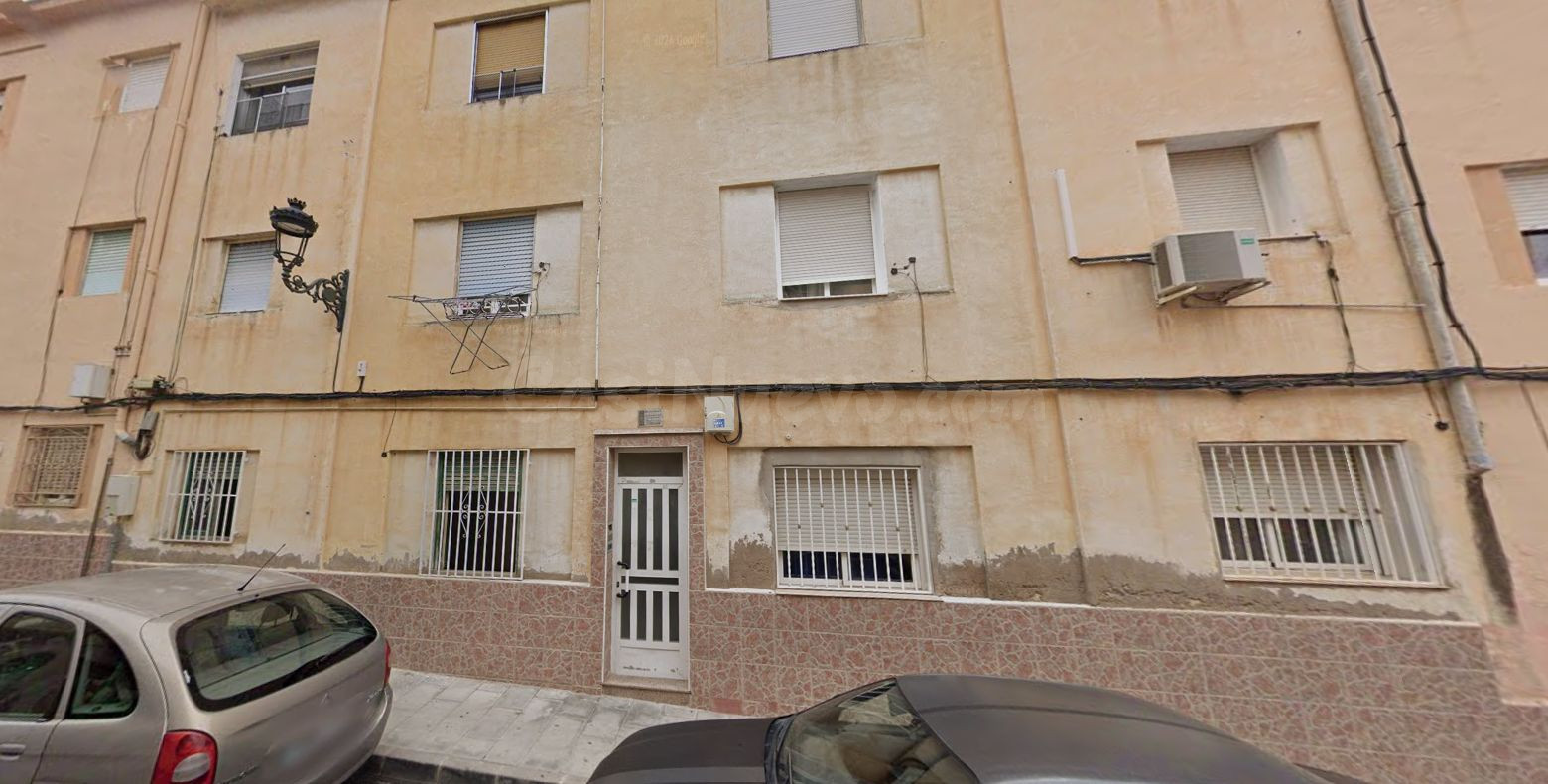 Se vende Piso OKUPADO en Reyes Magos 4 Elda, (Alicante/Alacant).