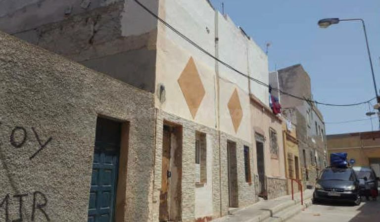 Se vende Casa Adosada OKUPADA Manzana 9 - 11 Cartagena (Murcia)