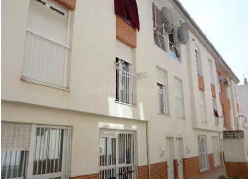 Se vende Casa Adosada OKUPADA en Dali 9 Santomera, (Murcia).