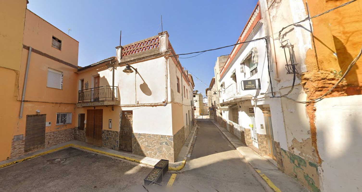 Se vende Casa Adosada OKUPADA en Plaza Iglesia 3 Senyera, (V - foto 3