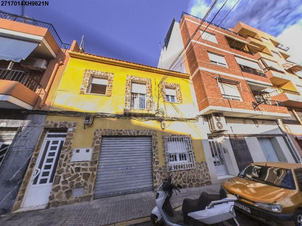Se vende Piso OKUPADO en Calle Rafael Altamira 12 Elda, (Ali - foto 4