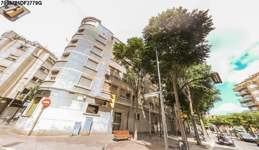 Se vende Piso OKUPADO en Carrilet 68 Hospitalet de Llobregat - foto 4
