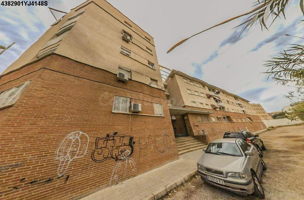 Se vende Piso OKUPADO en Calle Peru 61 Gandia, (Valencia/València).