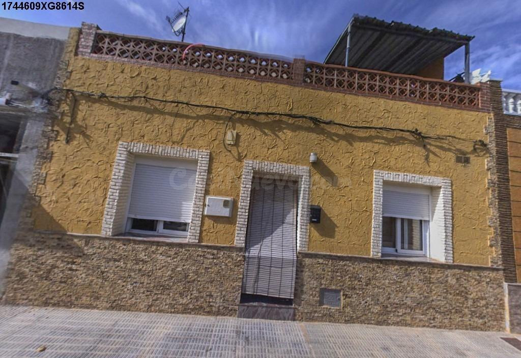 Se vende Casa Adosada OKUPADA en San Alfonso 6 Cartagena, (Murcia).