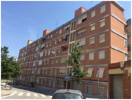 Se vende Piso OKUPADO en El Pinar 11 Rubí, (Barcelona). - foto 2
