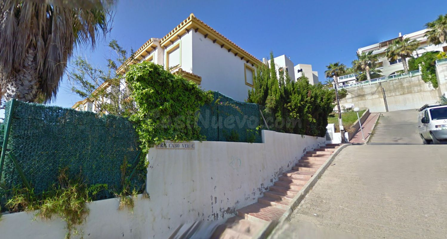 Se vende Piso OKUPADO en Calle Urb. Cabo Verde 1 Torrevieja, - foto 2