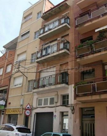 Se vende Piso OKUPADO en Girones 36 Sabadell, (Barcelona).