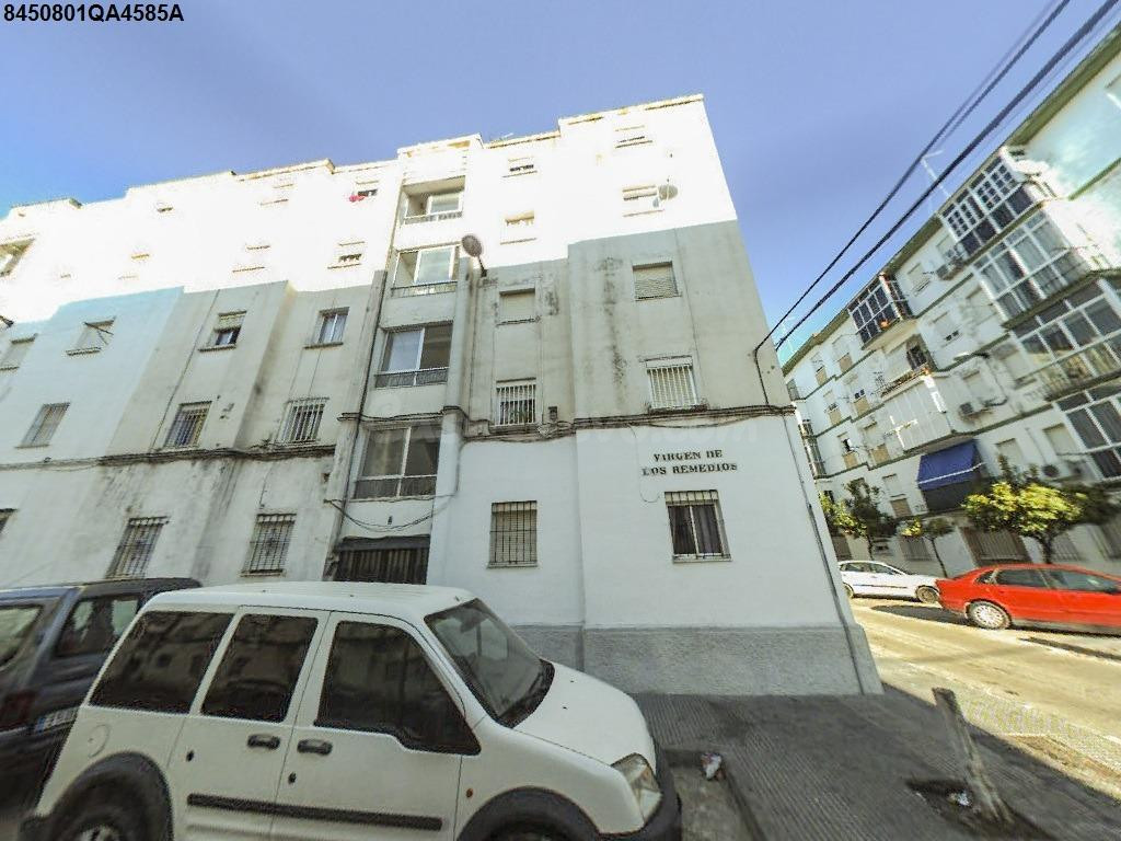 Se vende Piso OKUPADO en Nuestra Señora De Los Remedios 2 Puerto de Santa María, (El) (Cádiz).