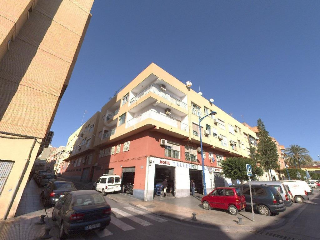 Se vende Piso OKUPADO en Calle Lastre 2 Almería, (Almería). - foto 4