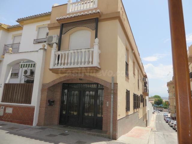 Se vende Piso OKUPADO en Calle Pintor Velazquez 70 Escalera 1 Planta 1 Puerta 0B 70 Peligros, (Granada).