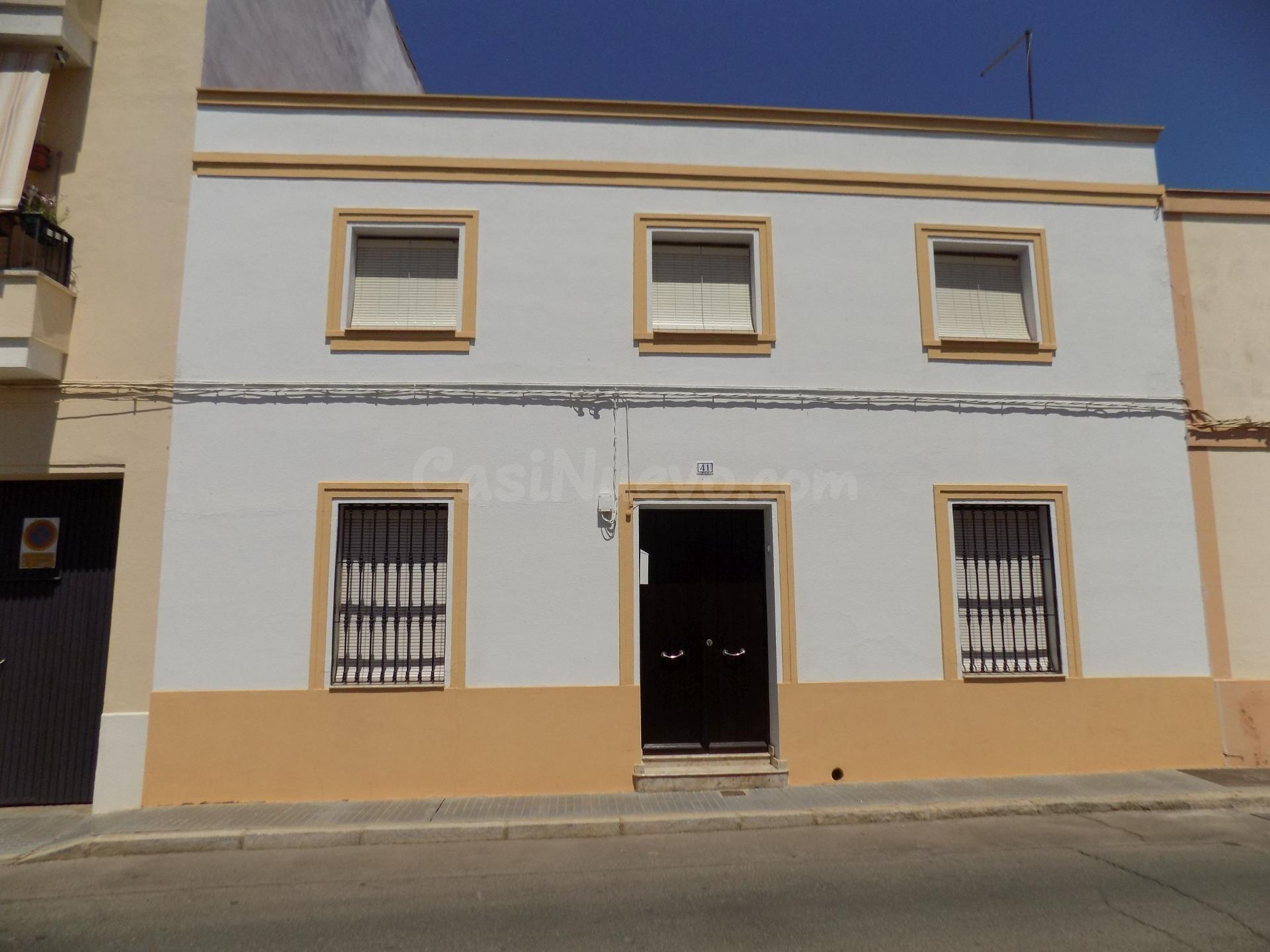 Se vende Casa Adosada OKUPADA en Calle Calle Arroyo 43 Guareña, (Badajoz).